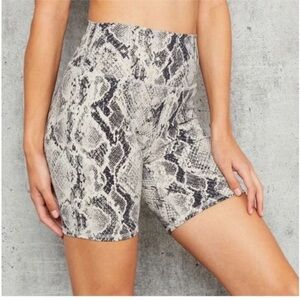 Alo Yoga | Vapor High-waisted Biker Shorts 7” Snake Print Size S